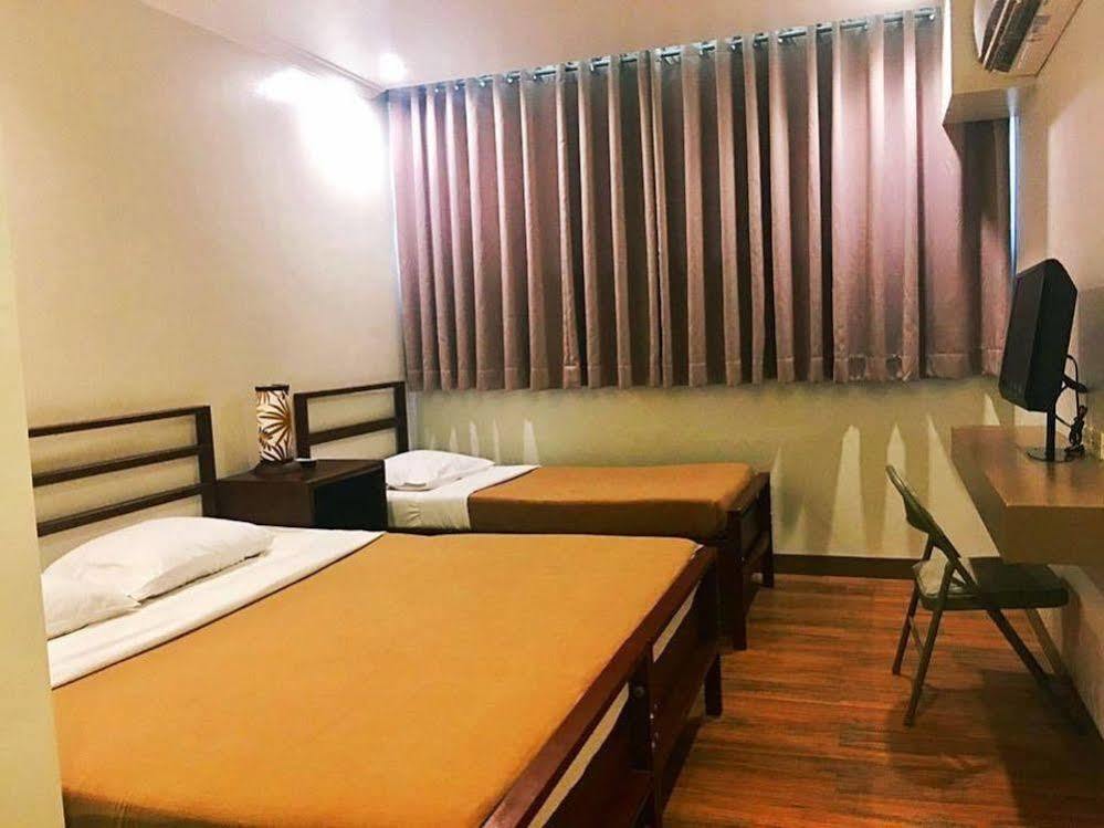Hotel Tiffany Laoag Exterior foto